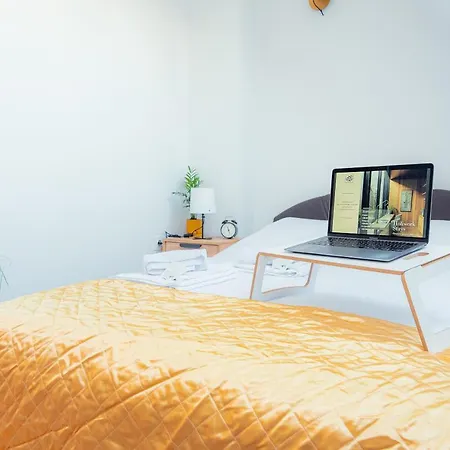 Pumpkin Spiced With Own Parking And Office Setup Apartment *